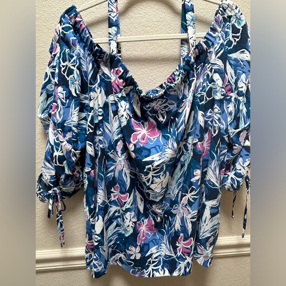 Lane Bryant cold shoulder blouse 22/24